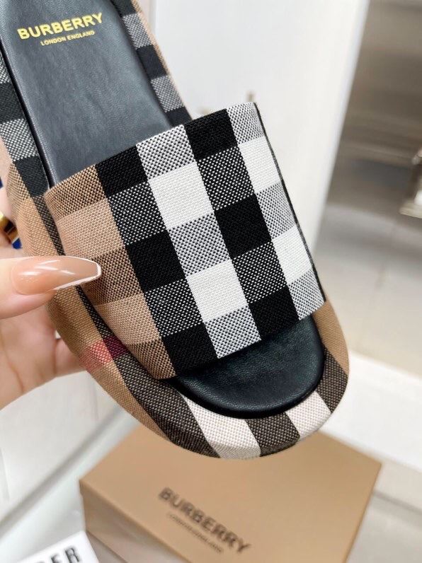 Burberry Slippers